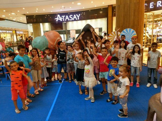 Kahramanmaraşlı &ccedil;ocuklar, &ldquo;Şeker K&ouml;y&rdquo; etkinliğinde eğlendi 2