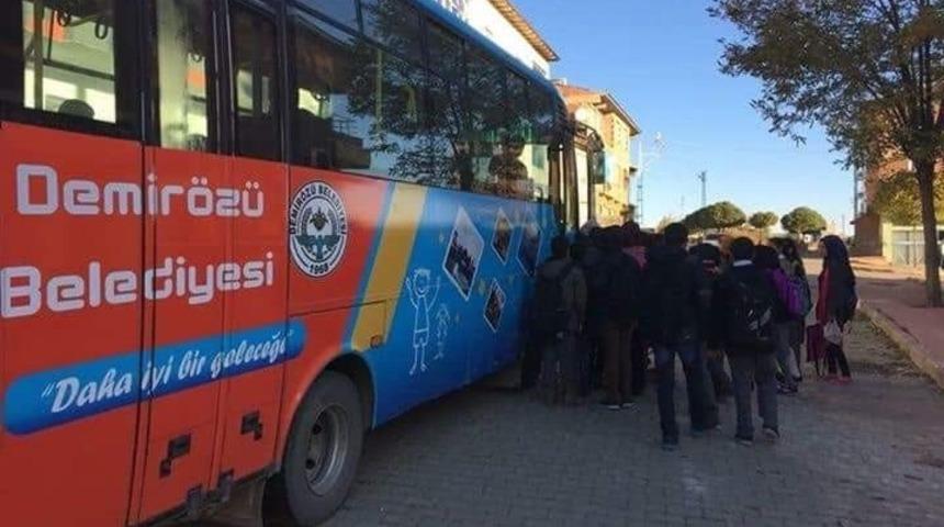 Demir&ouml;z&uuml; Belediyesi&rsquo;nden &ouml;ğrencilere &uuml;cretsiz servis hizmeti