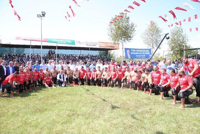 Serik&rsquo;te yağlı g&uuml;reşler nefes kesti 3