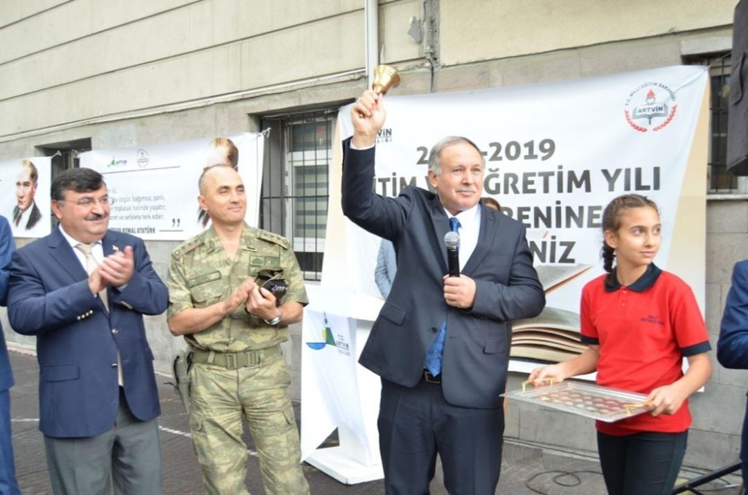 Artvin&rsquo;de 2018-2019 eğitim &ouml;ğretim yılının ilk ders zili &ccedil;aldı