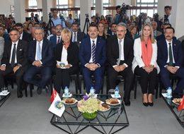 Sezonun ilk çekirdeksiz kuru üzüm ve kuru inciri için açık artırma yapıldı