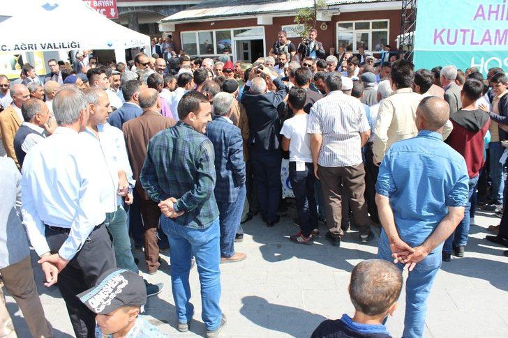 Ağrı’da ‘Ahilik Haftası’nda vatandaşlara ikram yapıldı G5