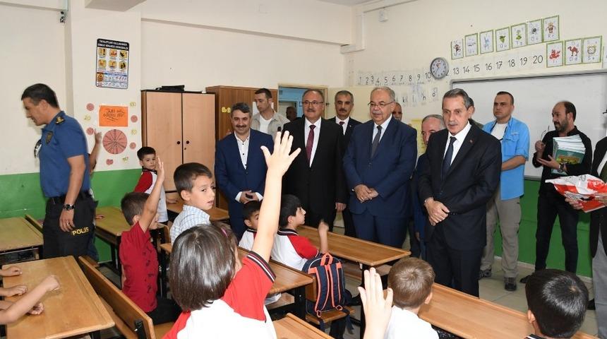 Adıyaman&rsquo;da 153 bin 872 &ouml;ğrenci ders başı yaptı