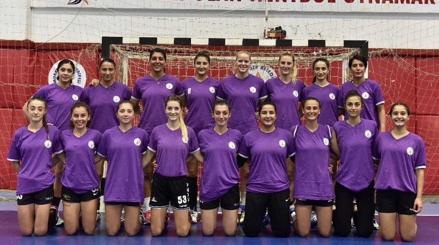 Paşa&rsquo;nın melekleri galibiyetle başladı