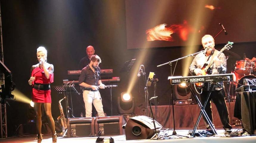 Biga'da &Uuml;mit Besen ve Pamela konseri