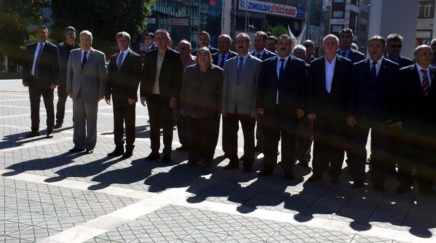 Vali, kendisi gelmeden başlayan programdan erken ayrıldı