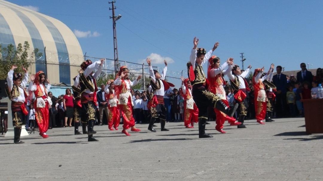 Tatvan&rsquo;da 23 bin &ouml;ğrenci ders başı yaptı