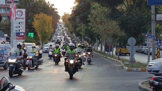 Motosiklet tutkunları Kuşadası’nda buluştu