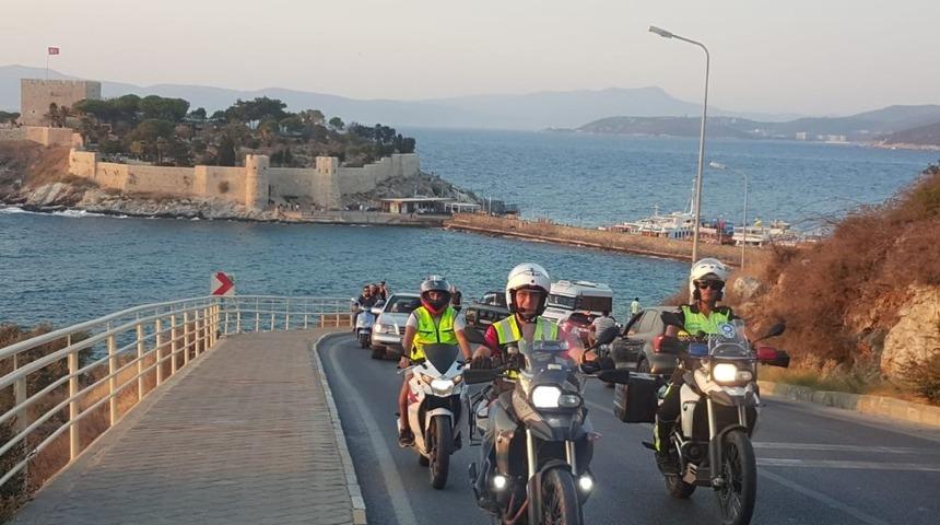 Motosiklet tutkunları Kuşadası&rsquo;nda buluştu