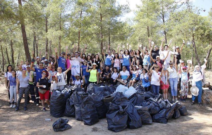 Güver Uçurumunda çevre temizliği yapıldı G4