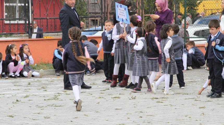 Ardahan&rsquo;da eğitim &ouml;ğretim yılının ilk ders zili &ccedil;aldı