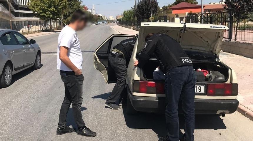 Narkotik polisinden okul &ccedil;evresinde uygulama