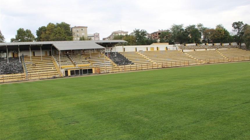 Namık Kemal Stadı yeniledi