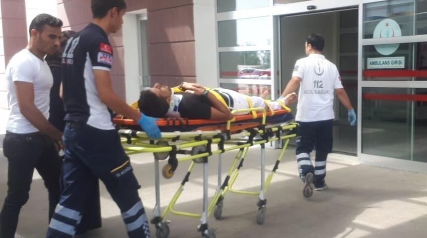 Otomobil yayaya &ccedil;arpıp ka&ccedil;tı: 1 yaralı