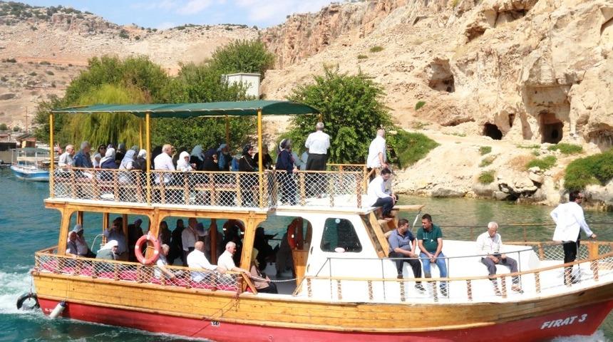 Yaşlılara Halfeti gezisi d&uuml;zenlendi