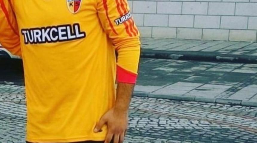 Genç futbolcu trafik kazasında hayatını kaybetti
