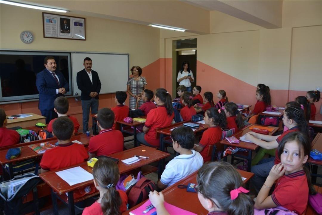 Edremit ilk ders zili &ccedil;aldı