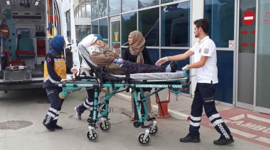 Otomobilin &ccedil;arptığı yaya yaralandı