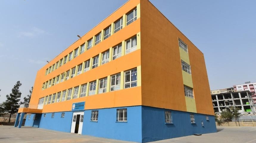 Artuklu belediyesi okul boyadı