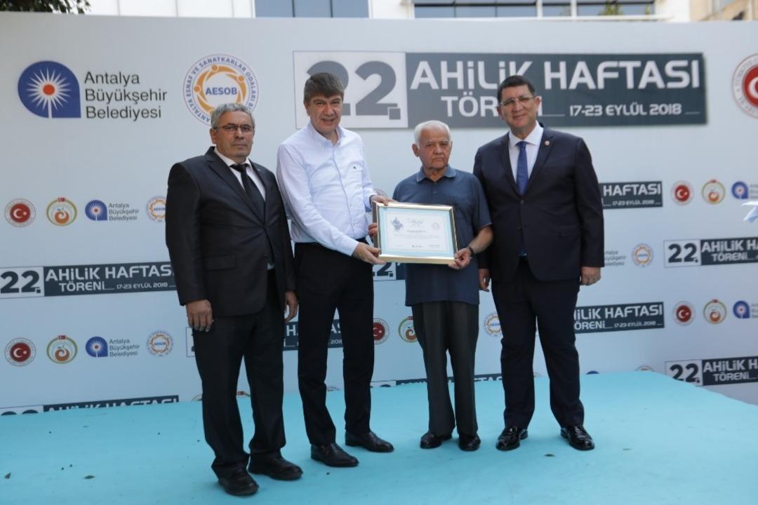 Ahilik Haftasında T&uuml;rel&rsquo;den demirciler esnafına &rsquo;modern &ccedil;arşı&rsquo; m&uuml;jdesi