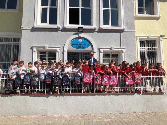 Silivri’de öğrenciler eğitim setleriyle okulla başladı