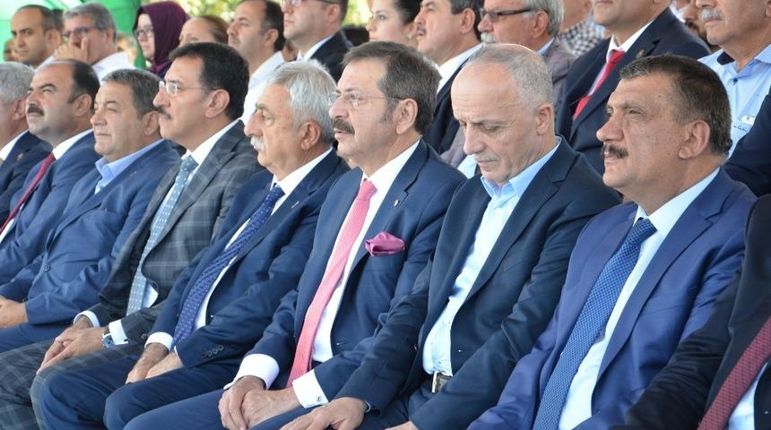 B&ouml;lgenin tek engelsiz yaşam merkezi a&ccedil;ıldı