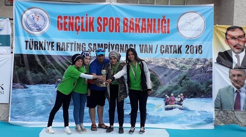 İ&ccedil; Anadolu&rsquo;nun tek rafting takımı T&uuml;rkiye 3&rsquo;&uuml;nc&uuml;s&uuml; oldu