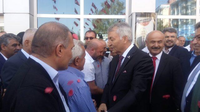 MHP’li Başkan ve başkan adayı Günaydın’a coşkulu karşılama