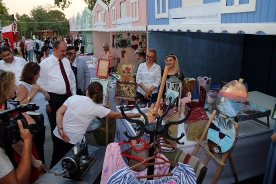 Biga&rsquo;da el emeği &uuml;r&uuml;nler Şehir Parkı&rsquo;nda sergide