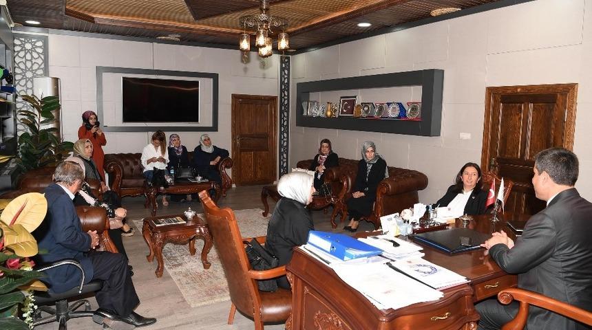 Başkan Asya, MYK &uuml;yesi Milletvekili Ekinci&rsquo;ye hizmetleri anlattı