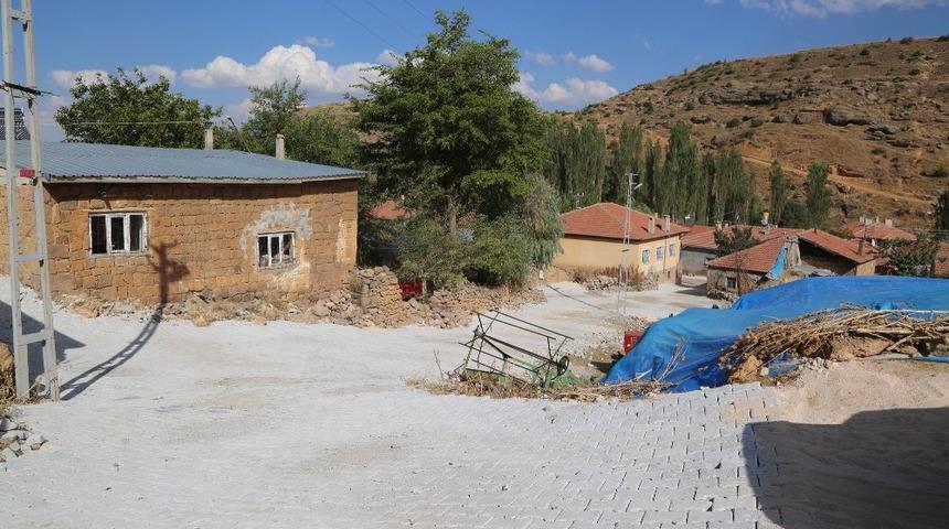 Yaylacık Mahallesinde parke &ccedil;alışmalarında sona gelindi