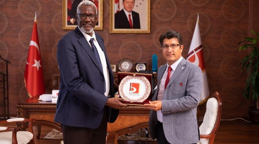 Rekt&ouml;r Taş &Ccedil;ad heyetini kabul etti