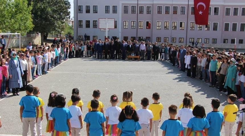 Seydişehir&rsquo;de 13 bin &ouml;ğrenci ders başı yaptı