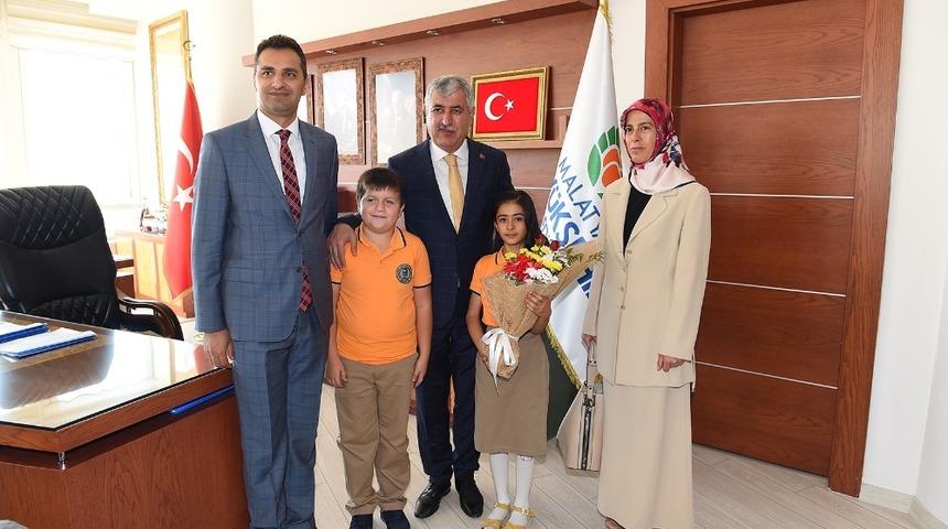 &Ouml;ğrencilerden Başkan Polat&rsquo;a ziyaret