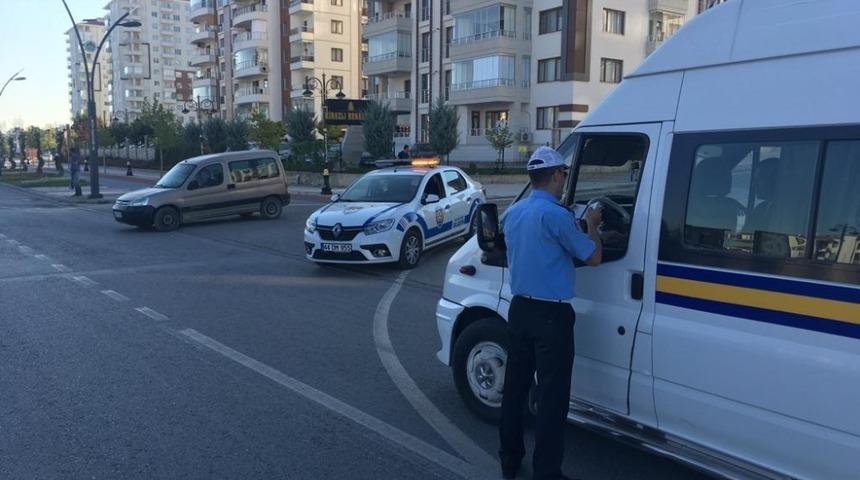 Malatya&rsquo;da servis ara&ccedil;larına sıkı takip