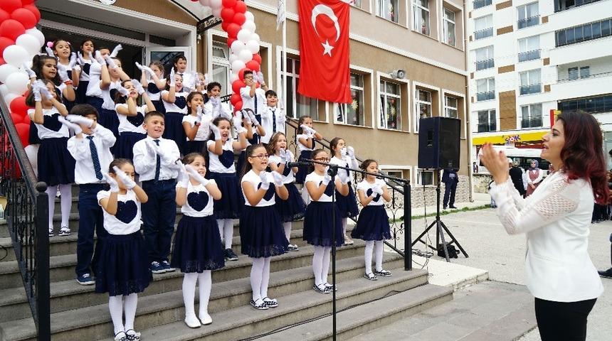Kastamonu’da yeni eğitim-öğretim yılı törenle açıldı