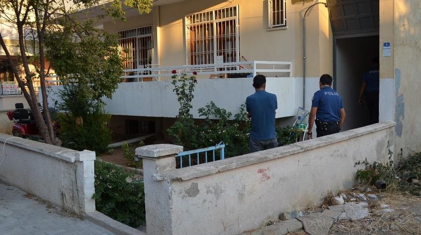 Engelli ve yaşlı adam evinde bulundu