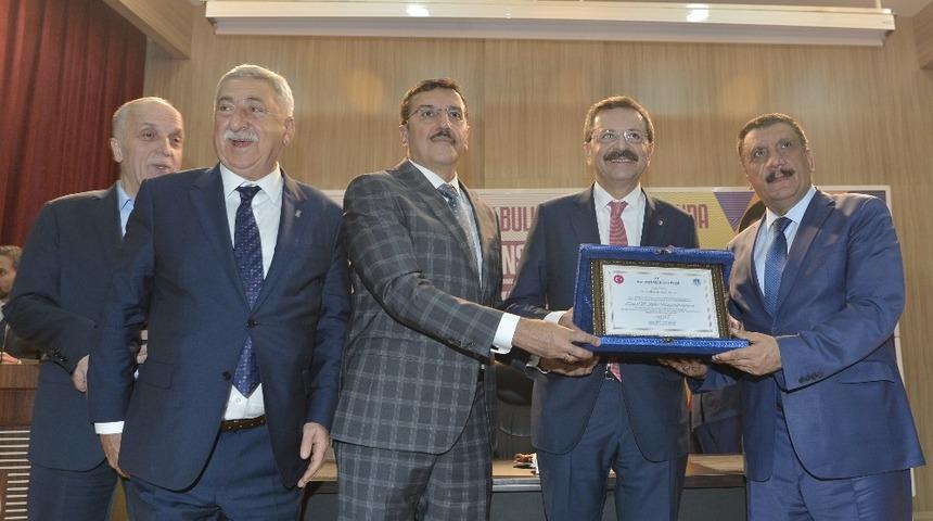 Hisarcıklıoğlu&rsquo;na Malatyalılardan hemşehrilik beratı