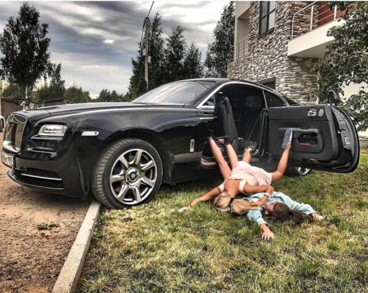  Seda Sayan'ın  düşmepozu ne ki!  Siz bir de Ruslar'ın yaptıklarına bakın G4