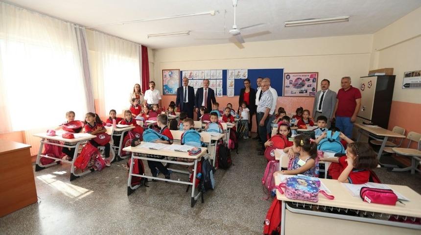 Pamukkale Belediyesi&rsquo;nden &ouml;ğrencilere hoş geldin hediyesi