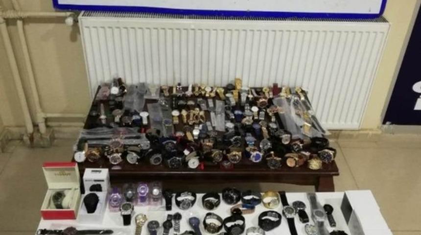 Hakkari il genelinde &ccedil;ok sayıda ka&ccedil;ak malzeme ele ge&ccedil;irildi