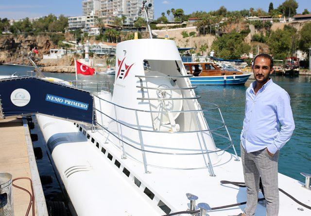 Turistik denizaltı 'Nemo', mavi derinliklere indiriyor