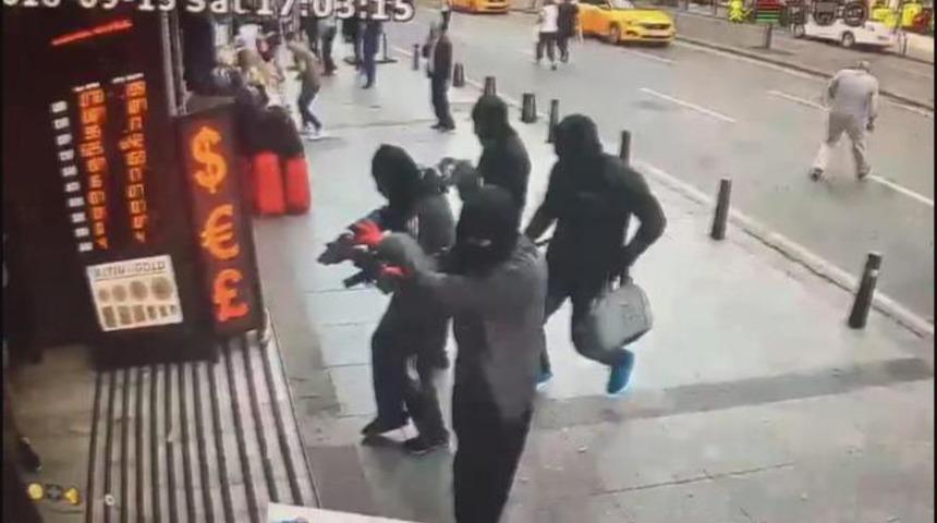 Şişli'de d&ouml;viz b&uuml;rosunu soyan hırsızlardan ikisi Gemlik'te yakalandı