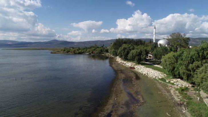İznik Gölü'nde şok görüntü! Tekneler yanaşamıyor G4