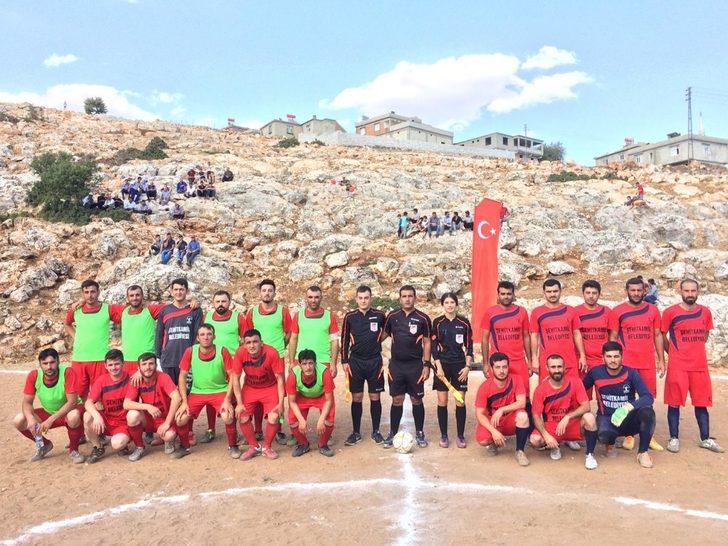 Babalar ve abiler sahada minikler oyunda G3