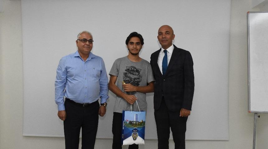 Başarılı emniyet mensubu çocukları ödüllendirildi