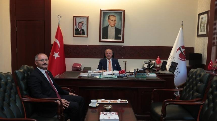 Vali Çakacak, göreve yeni başlayan kaymakamları kabul etti