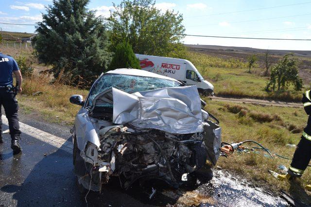 Tekirdağ'da iki otomobil çarpıştı: 1 ölü, 1 yaralı