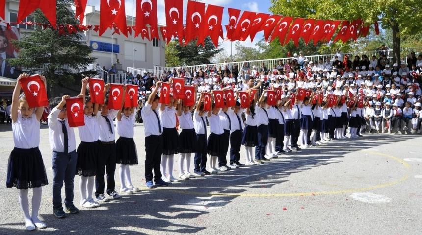 İlk&ouml;ğretim Haftası G&ouml;lbaşı&rsquo;nda t&ouml;renle kutlandı
