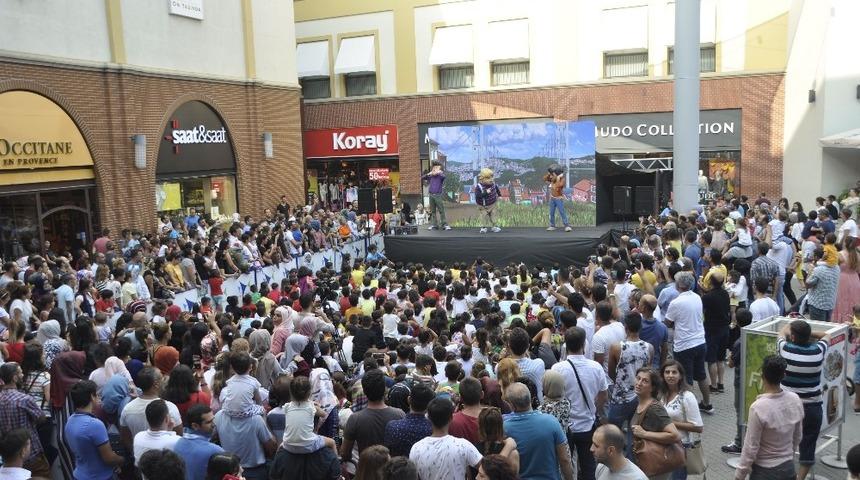 Minikler Forum Mersin&rsquo;de &rsquo;Rafadan Tayfa&rsquo;yla eğlendi